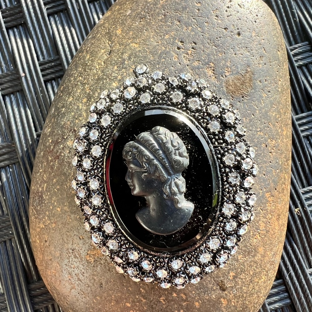 Vintage brooch marked “R.J” Black Gorgeous cameo with brilliant rhinestones